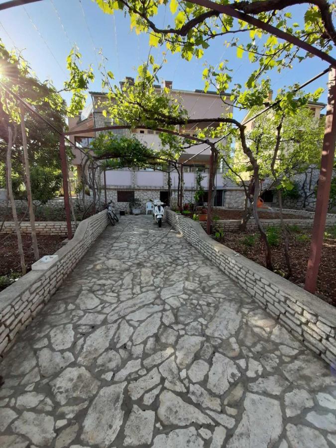 Apartments Izabela Muzic-Fornaric 크레스 외부 사진